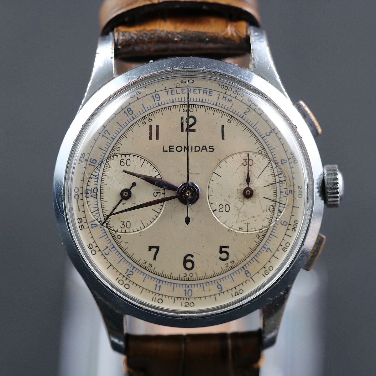 Leonidas chronograph with Landeron 48 – SS – 1940's – Laurent Fine