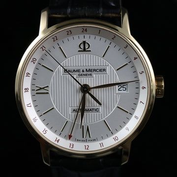 Baume & Mercier Classima Executive GMT – Ref 65628 – 18K YG – Cal BM 11893-2 – 38.50mm
