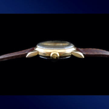 Lemania 32mm in gold and stainless steel from the 1950’s with caliber 3000