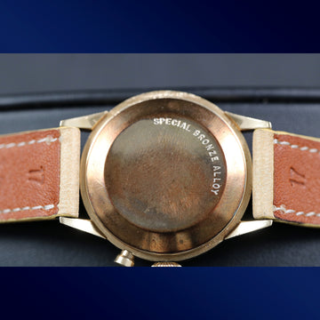 Vulcain Cricket Honeycomb dial with Cal 120 in 14K YG