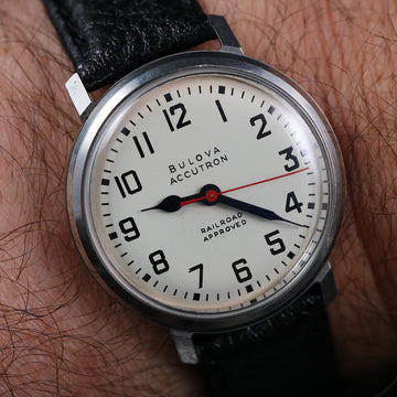 Bulova Accutron M5 – 1965 – SS – 214 movement - SS