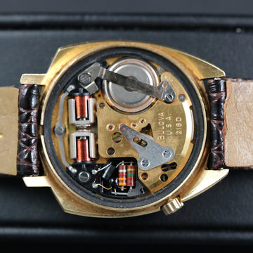 Bulova Accutron M7 from the 1967 in 14K yellow gold with beautiful case shape