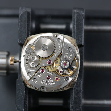 Universal Geneve Tiffany – 18K YG - Cal 42
