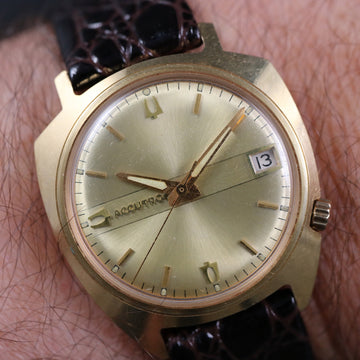 Bulova Accutron M7 from the 1967 in 14K yellow gold with beautiful case shape