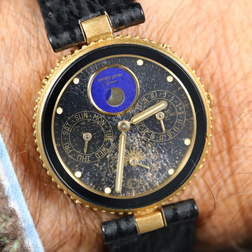 Gerald Genta Gefica in 18K YG – Safary dial with calendar and moon phase meteorite – Caliber 606