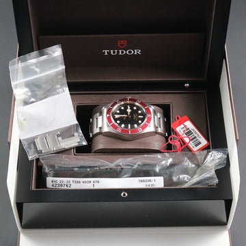 Tudor Heritage Black Ref 79220R Bay in SS caliber 2824 – Full Set
