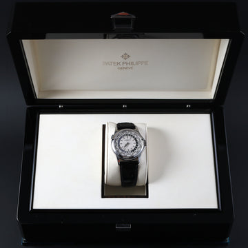 Patek Philippe World Time 5110G in 18K white gold with caliber 240 HU – Full Set