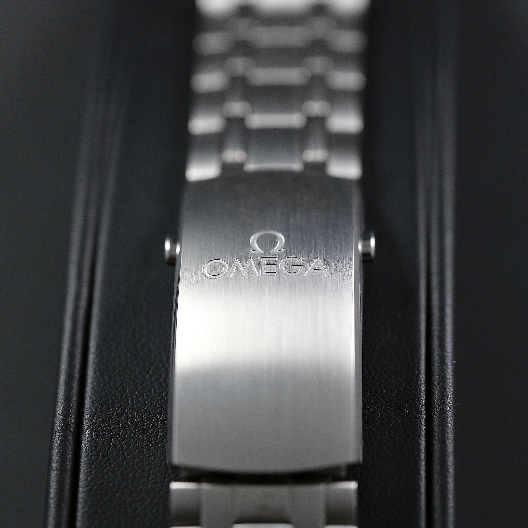 Omega Seamaster bracelet with reference STZ001169 – STZ010108