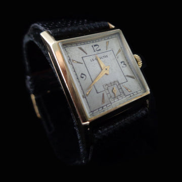 LeCoultre square in 14K solid yellow gold with movement 9 RO