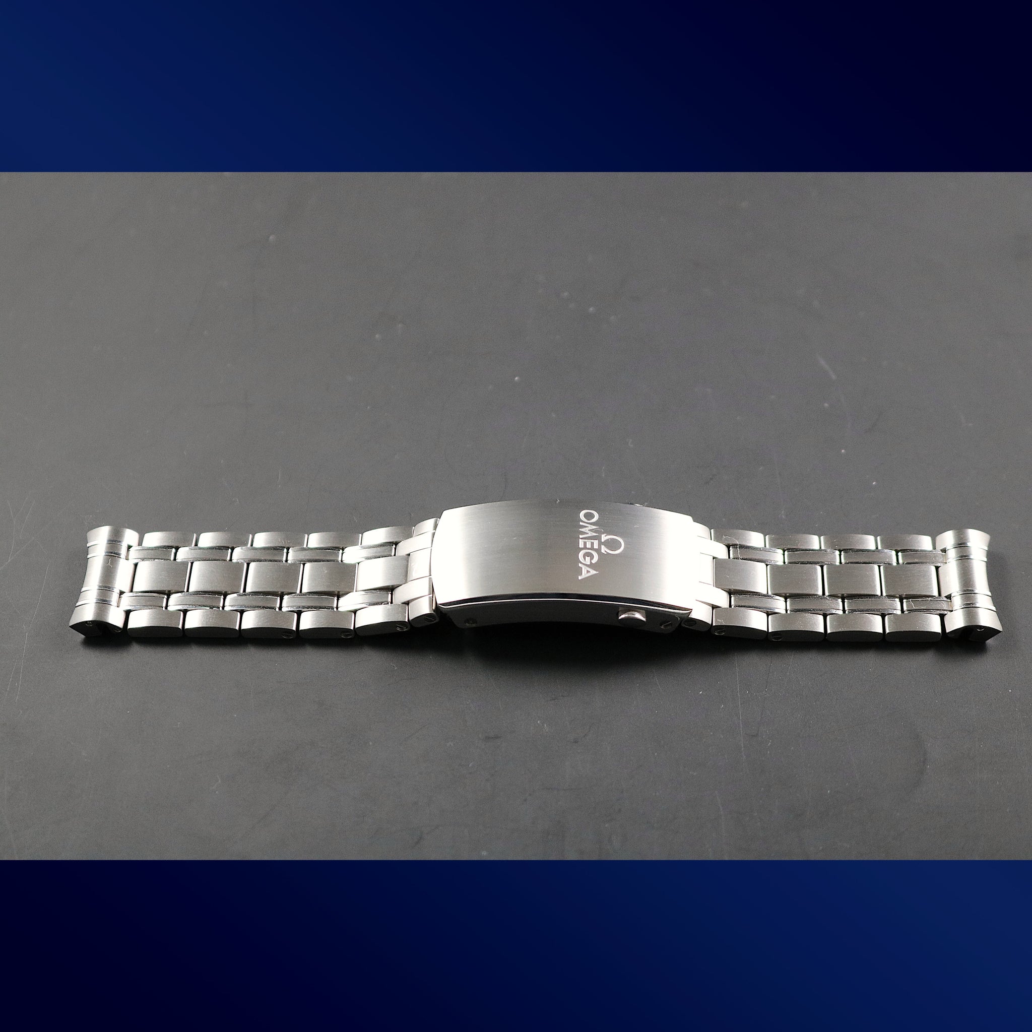 Omega Seamaster bracelet with reference STZ001169 – STZ010108
