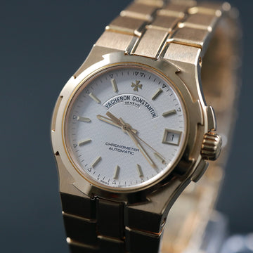 Vacheron Constantin Overseas 42050/423J in 18K yellow gold – Serviced by VC