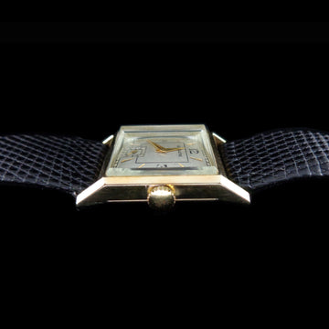 LeCoultre square in 14K solid yellow gold with movement 9 RO