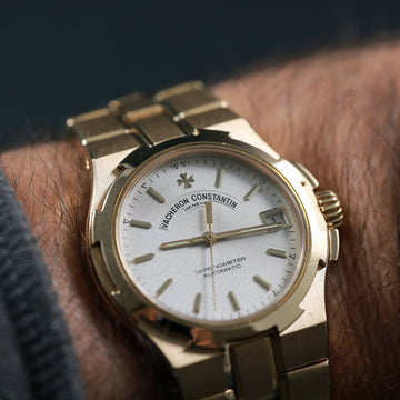 Vacheron Constantin Overseas 42050/423J in 18K yellow gold – Serviced by VC