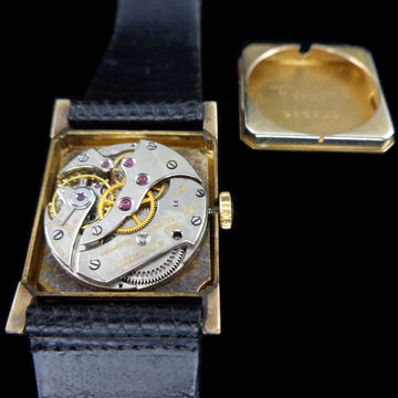 LeCoultre square in 14K solid yellow gold with movement 9 RO