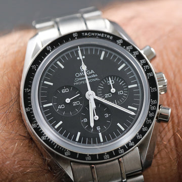 Omega Speedmaster professional chronograph Ref 31130423001006 – 11/24/2017. Full Set