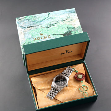 Rolex Oyster Perpetual Datejust 16220 with black dial – SS – Cal 3135 – 1999