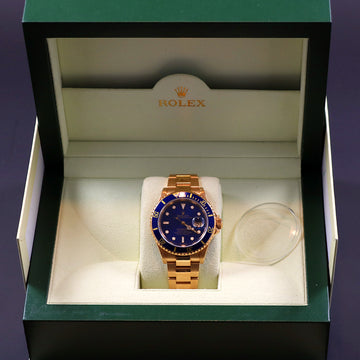 Rolex Oyster Perpetual Date Submariner 16618 from 2002 - Full Set